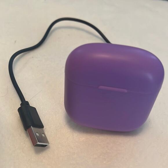 Purple Bluetooth Wireless Earbuds with usb - Picture 1 of 3